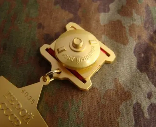 MILITARY WW2 USSR CCCP SOVIET UNION GOLD STAR HERO MEDAL BADGE