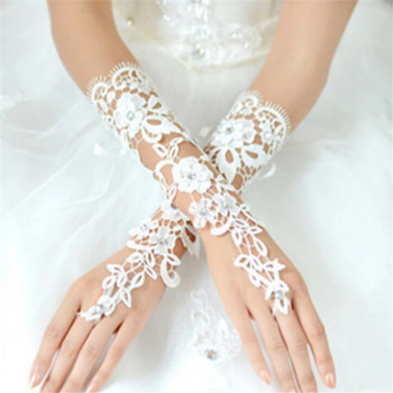

New Fashion Bride Lace Embroider Flower Dew Finger Gloves Hollow Out White Imitation Diamond Bandage Gloves Accessories