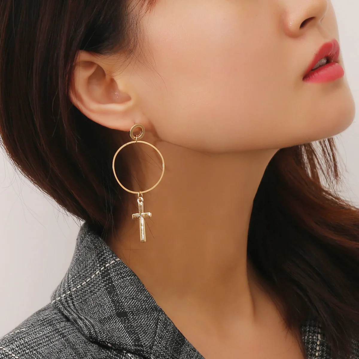 

Copper Material Gold Silver Color Small Loop Hoop Earrings With Cross Charm Pendant Minimalist W