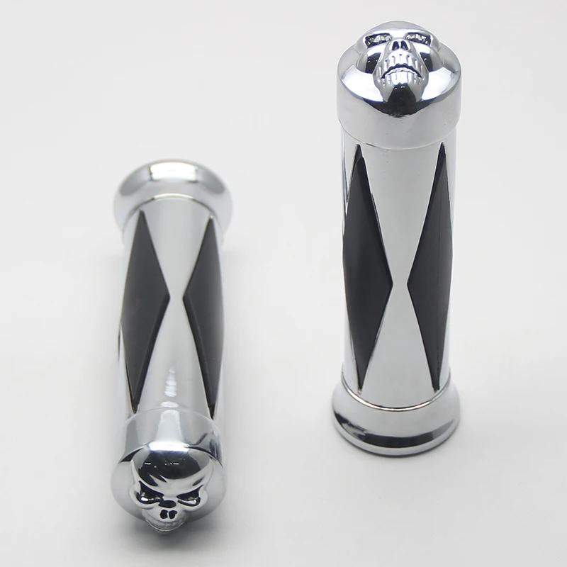 Motorcycle Parts Skull Diamond Hand Grips for Harley Sportster Dyna Sof