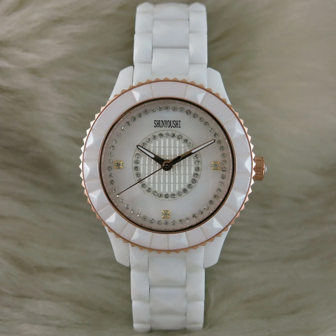 

A05129 Women's Watches Top Brand Runway Luxury European Design Quartz Wristwatches
