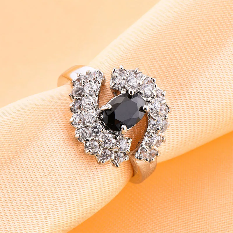 

2019 New Fashion High Quality Exquisite Bride Princess Wedding Engagement Strange Beautiful Ring fo Women Wedding Jewelry Gifts