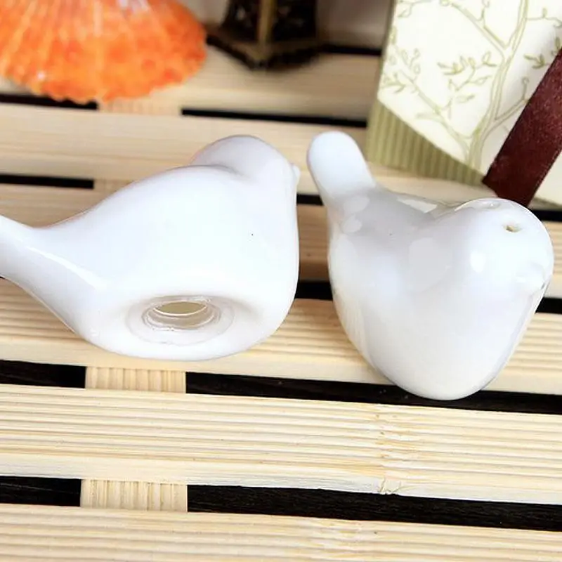 

2pcs 3.5cm*6cm White Ceramic Love Birds Salt Pepper Creative Spice jar Seasoning Container