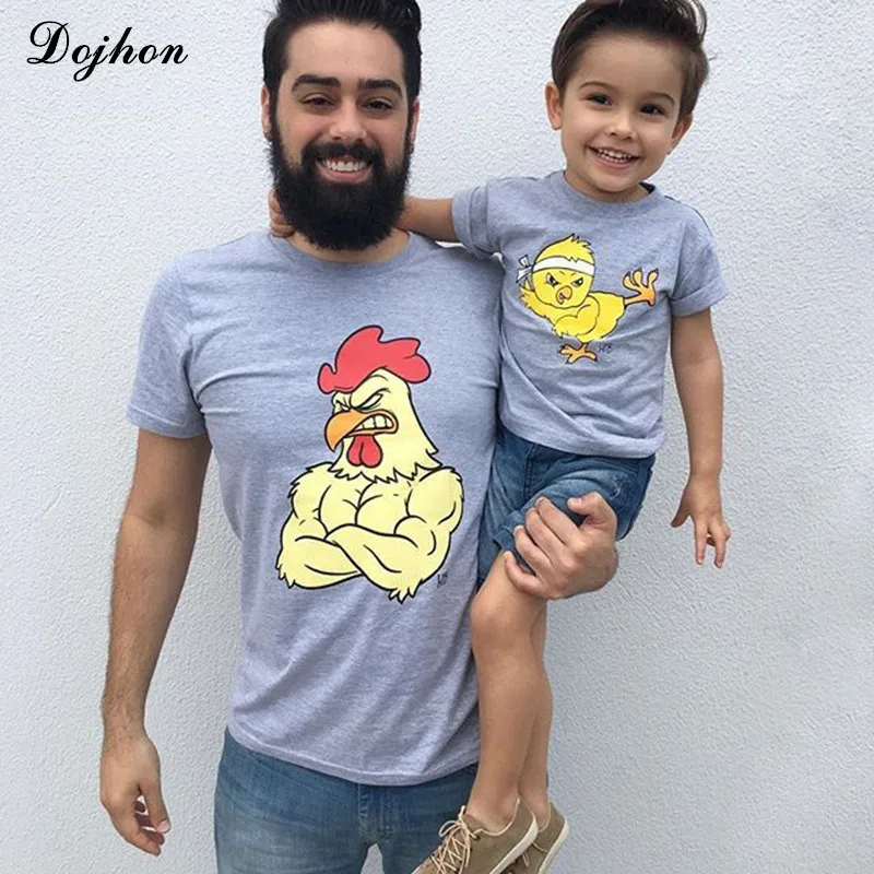 Высокая Качественный хлопок Лето папа и сын футболка Наборы для семьи детская одежда отец сын курица одежда Семейные футболки