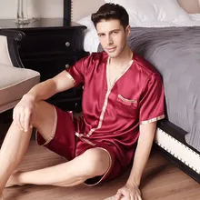 Новые летние Для мужчин пижамные комплекты Шелковый пижамы с коротким рукавом укороченные штаны мужской шелк тутового пижамы из двух частей комплекты