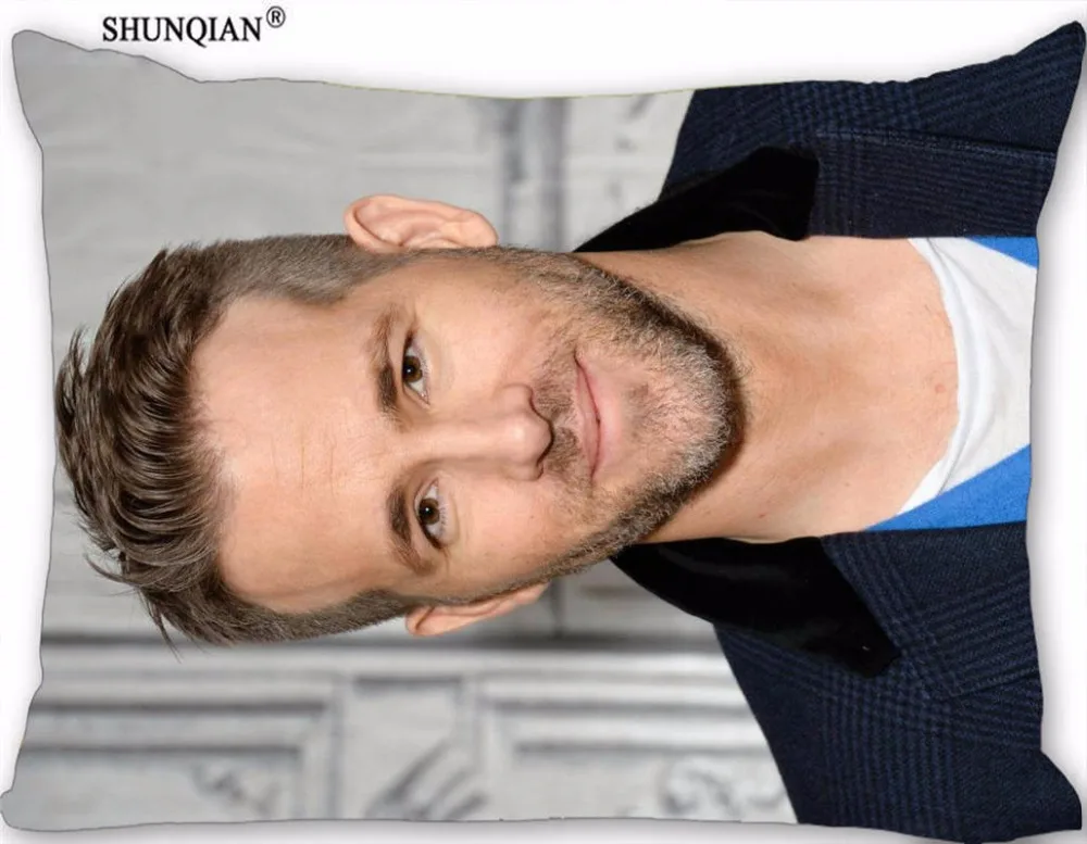 Buy New Custom Ryan Reynolds Pillowcase Zippered Rectangle Pillow Cover Cases