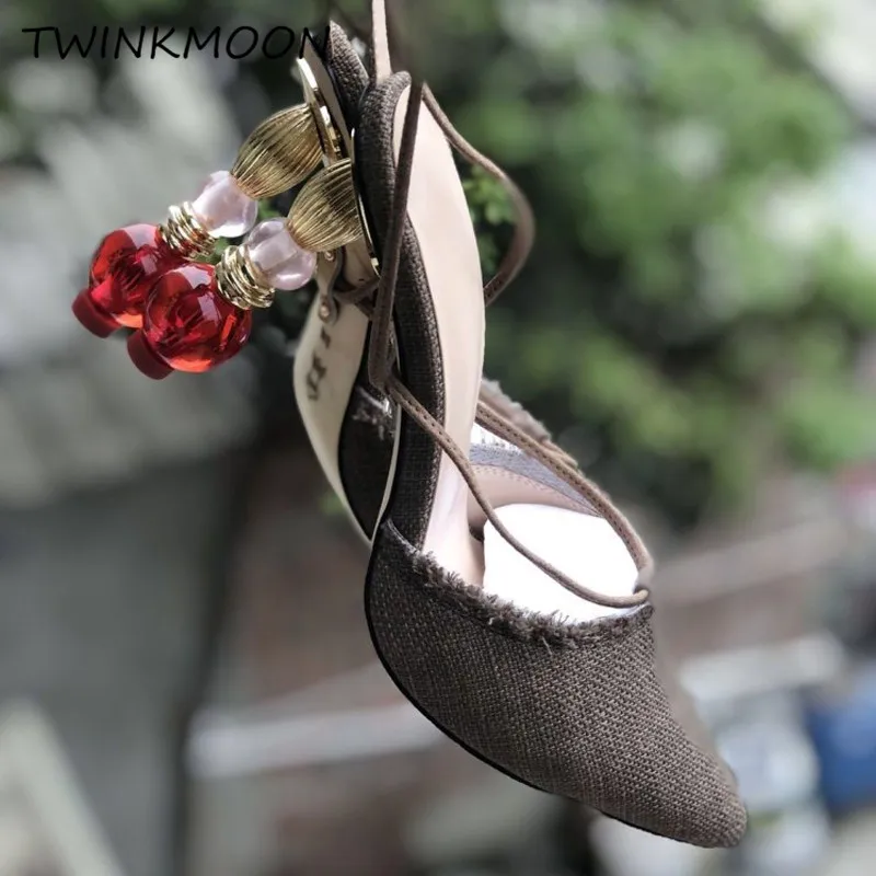 Women sandal04