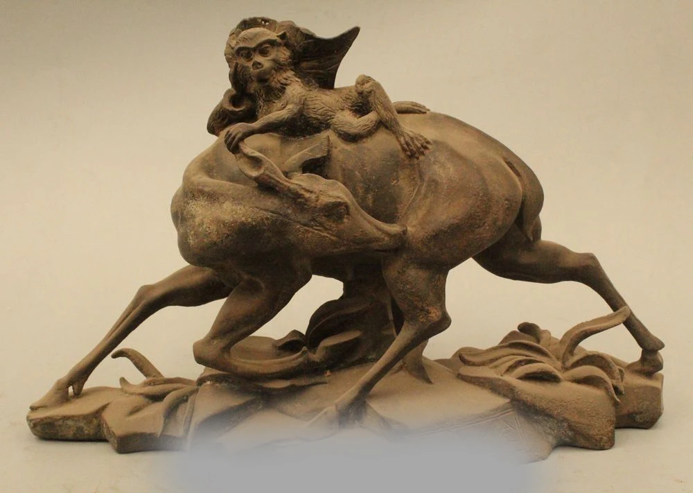 

6"China Chinese Folk Feng Shui Pure Bronze monkey Play Seat Deer Statue