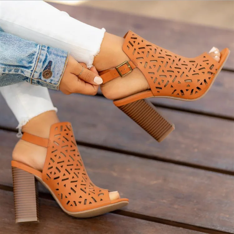 

2019 summer sexy fish mouth hollow Roman sandals thick with word with beaded high heels female summer sexy female sandals woman