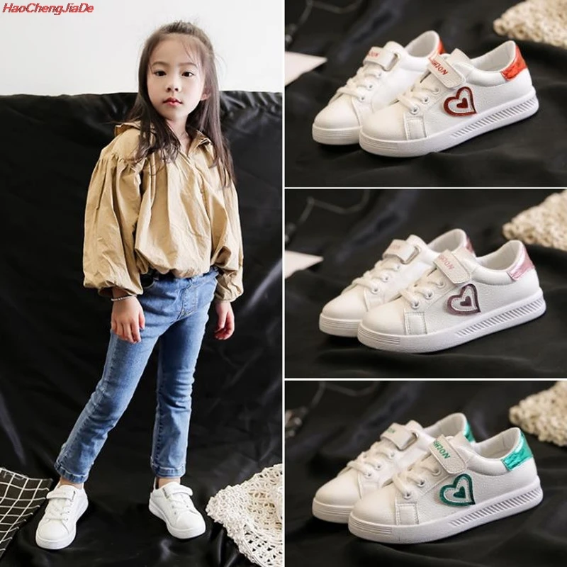 ربيع حار جديد الأطفال أحذية الفتيات رياضية الحب الأميرة الاطفال الأزياء والأحذية عارضة رياضة الجري أحذية من الجلد للفتيات