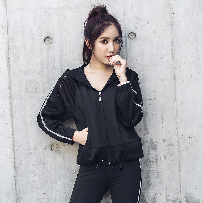 

2017 High Quality Yoga Shirts Long Sleeve Sporting Jacket Windbreaker Women jaksdshsd Coat Fitness Femme Black White Hoodies