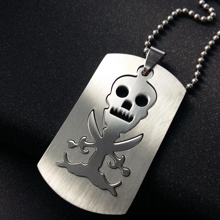 

Stainless Steel Game Anime Skull Skeleton Necklace Pirate Logo Necklace Men's Double Layer Detachable Skull Taro Necklac