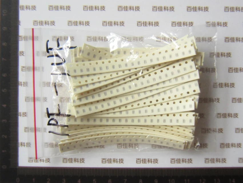0805 SMD capacitor package 1PF-1UF 35 common parameters Common capacitors each type of 20pcs |