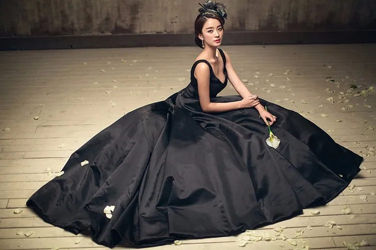Satin-Black-Wedding-Dress-V-Neck-Sleeveless-Floor-Length-Simple-Bride-Ball-Gown-Customized-Size (1)