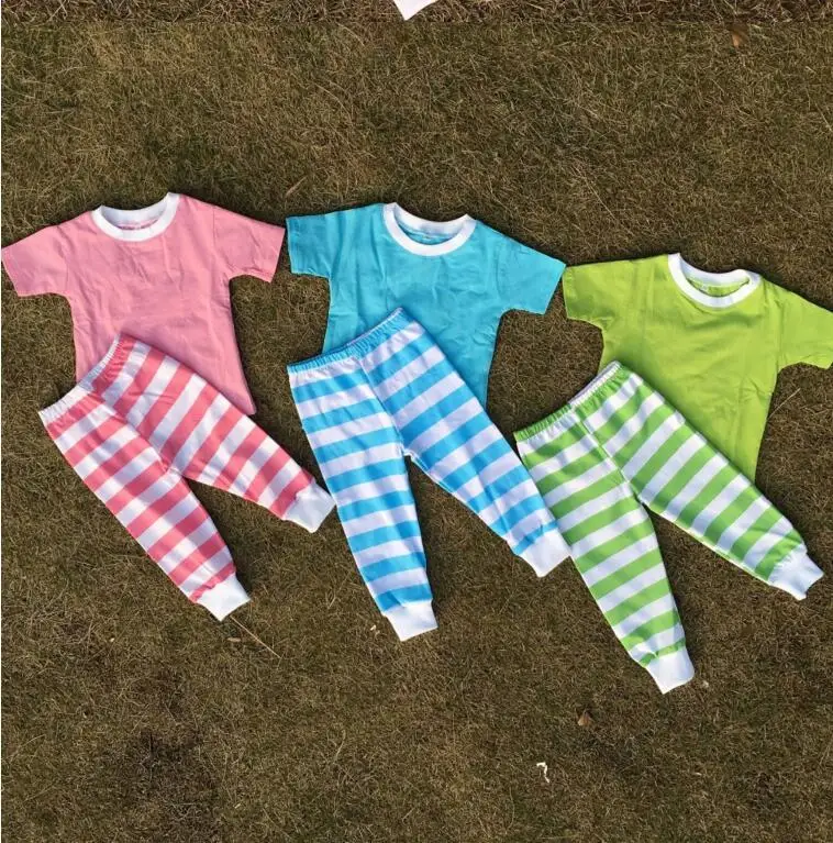Летние/весенние Семейные пижамы в полоску с короткими/длинными рукавами в Пасхальный день лавандового цвета в горошек
