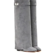 Сезон осень-зима; Лидер продаж; черные и зеленые высокие сапоги с застежкой в виде акулы; замшевые сапоги до колена на танкетке, увеличивающие рост