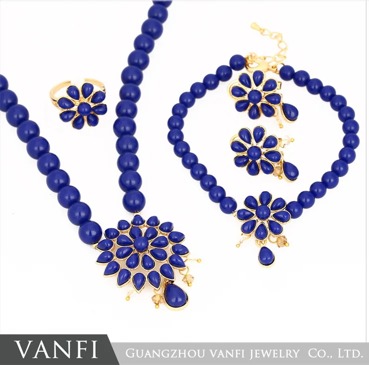 

Новый модный набор ювелирных изделий карамельных цветов ожерелье/серьги с большими цветами Модные Ювелирные наборы из смолы подарки для же...