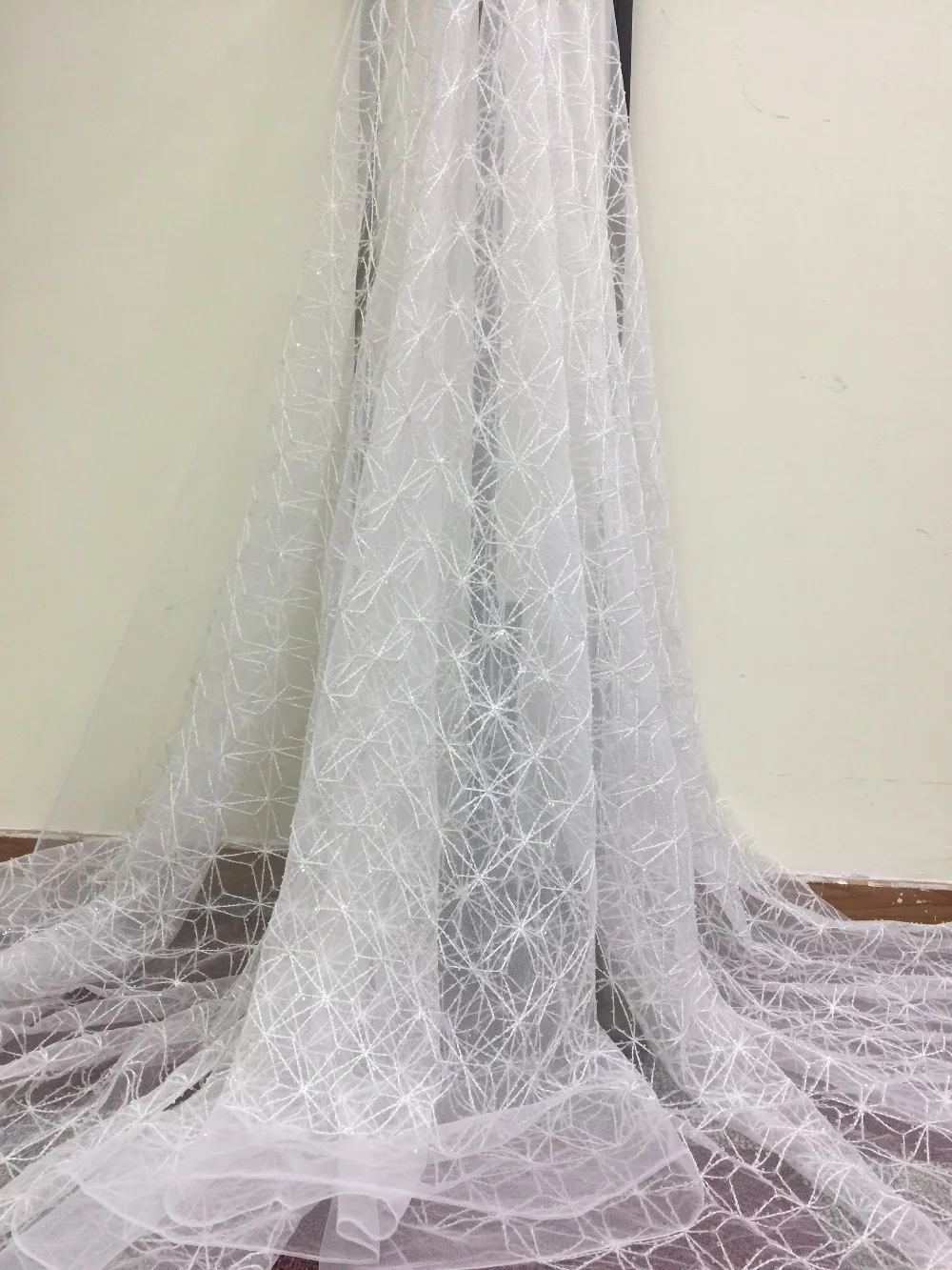 

Latest African Tulle Lace Fabric With Sequence white 3D Flowers Beautiful Nigerian Tulle Lace Fabric Add Stone