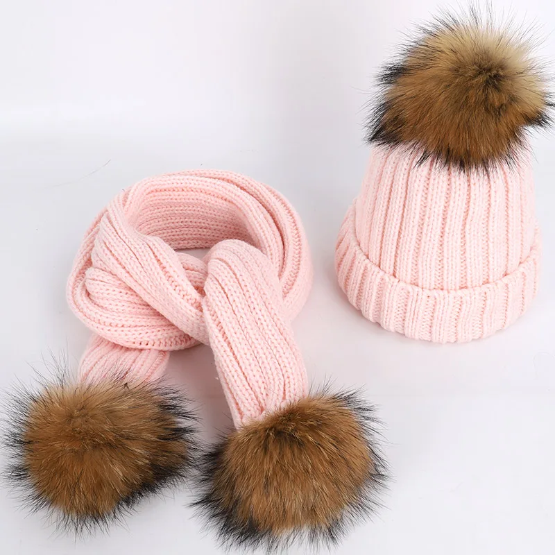 Модная женская вязаная шапка из меха енота с помпонами, шапка, шарф, набор, высокое качество, мягкая шапка, шарф, зимняя теплая удобная женская хлопковая шапка - Цвет: Pink