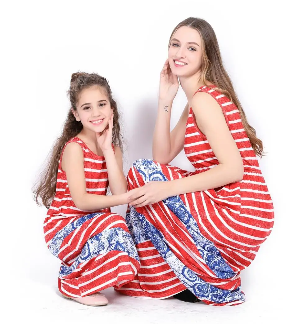 2018 весенне-летние одинаковые платья для мамы и дочки, платье на бретелях в красно-белую полоску с абстрактными вставками
