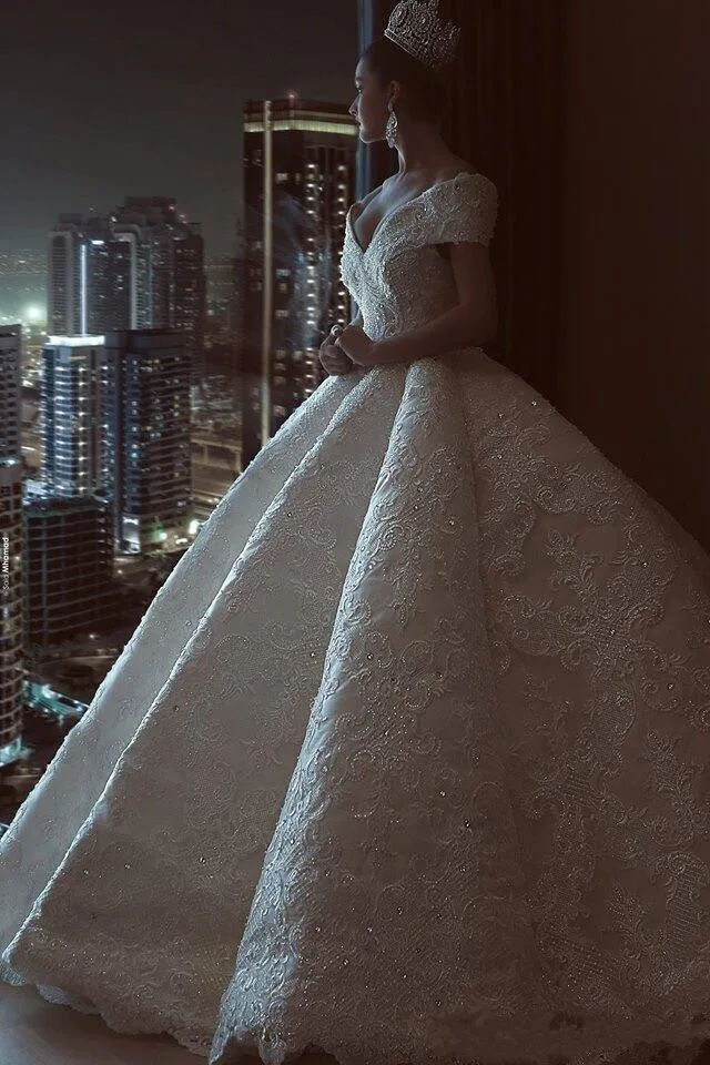 gorgeous-ball-gown-plus-size-wedding-dresses (3)
