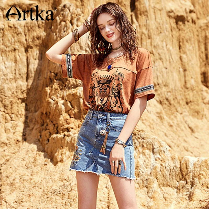 

ARTKA 2018 New Women Bohemian Summer Floral Embroidery Washed Vintage Patchwork A-line Denim Mini Skirt Pockets QN10384X