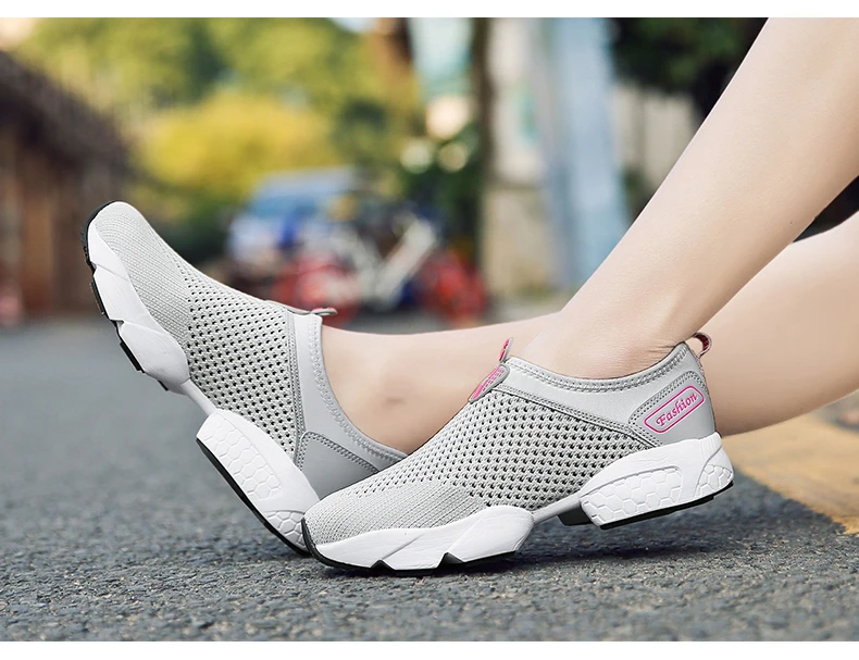 Срабатывает Для женщин кроссовки дышащая Спортивная обувь Slip-on Женские уличные туфли Zapatillas de Mujer Дамская прогулочная обувь