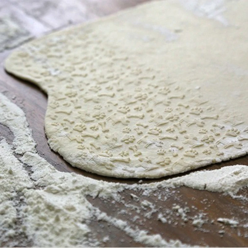 Cat-Pattern-Wooden-Rolling-Pin-Laser-Embossing-Baking-Cookies-Noodle-Biscuit