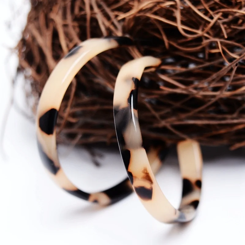Корейские акриловые серьги-кольца для женщин, винтажные массивные полимерные кольца с леопардовым принтом, большие серьги из сплава, модные ювелирные изделия