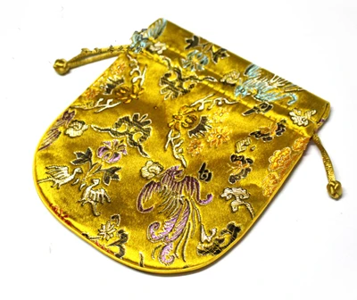 Маленький шелковый парчовый мешочек с рисунком дракона Феникса, украшение на шнурке, подарочная упаковка для макияжа, пакетик для специй, карман для монет, сумка 50 шт - Цвет: Цвет: желтый