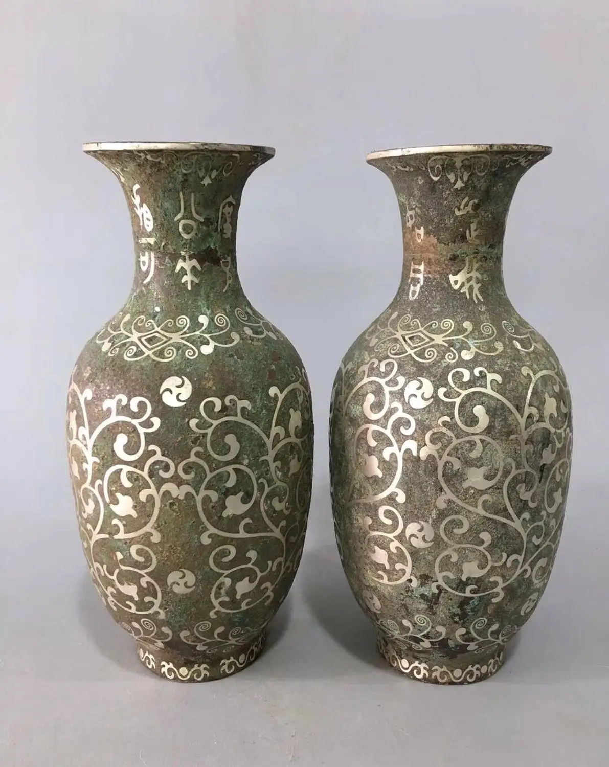 

Chinese Antique Warring States bronze hand-made silver plating vase a pair