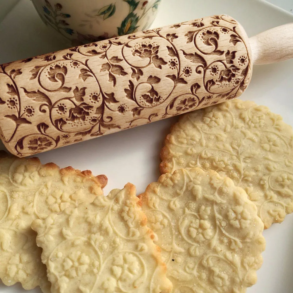 

Christmas rolling pin with pattern embossing Engraved Carved Wood Embossed Rolling Pin Kitchen Tool q90309
