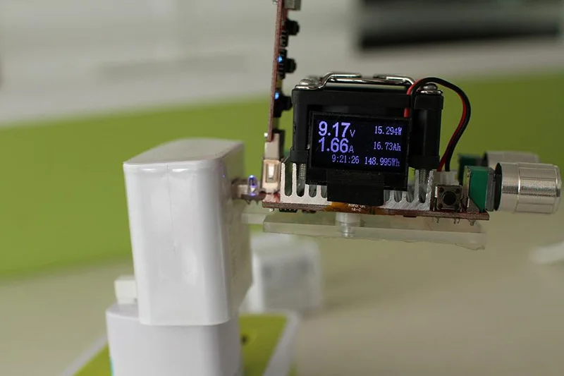 high-quality-wall-charger-5v-2a-9v-1-67a (5)