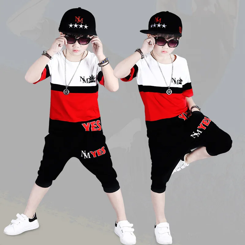 Популярная одежда в стиле хип-хоп для маленьких мальчиков Новая летняя футболка в стиле хип-хоп с круглым вырезом+ повседневные шорты красный комплект из 2 предметов, красный костюм для детей 4-12 лет