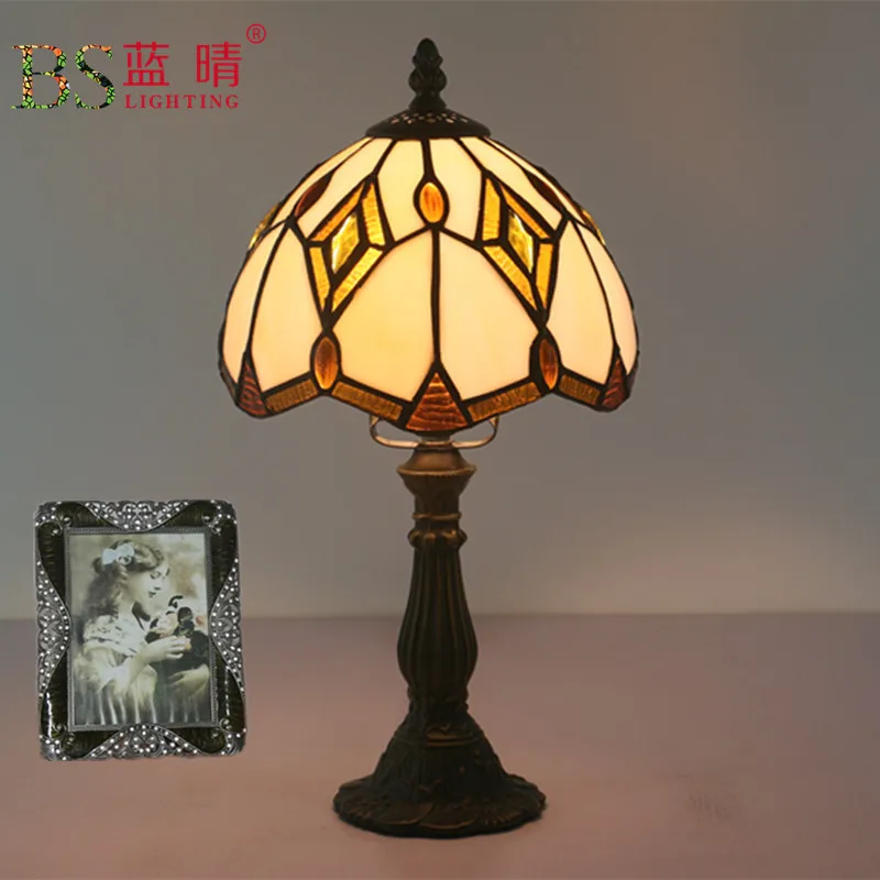 

Europe Noble Table Lamps Engraved Process Church Glass Resin Zinc Alloy Material Table Lamps Useful Table Lamps for People Room