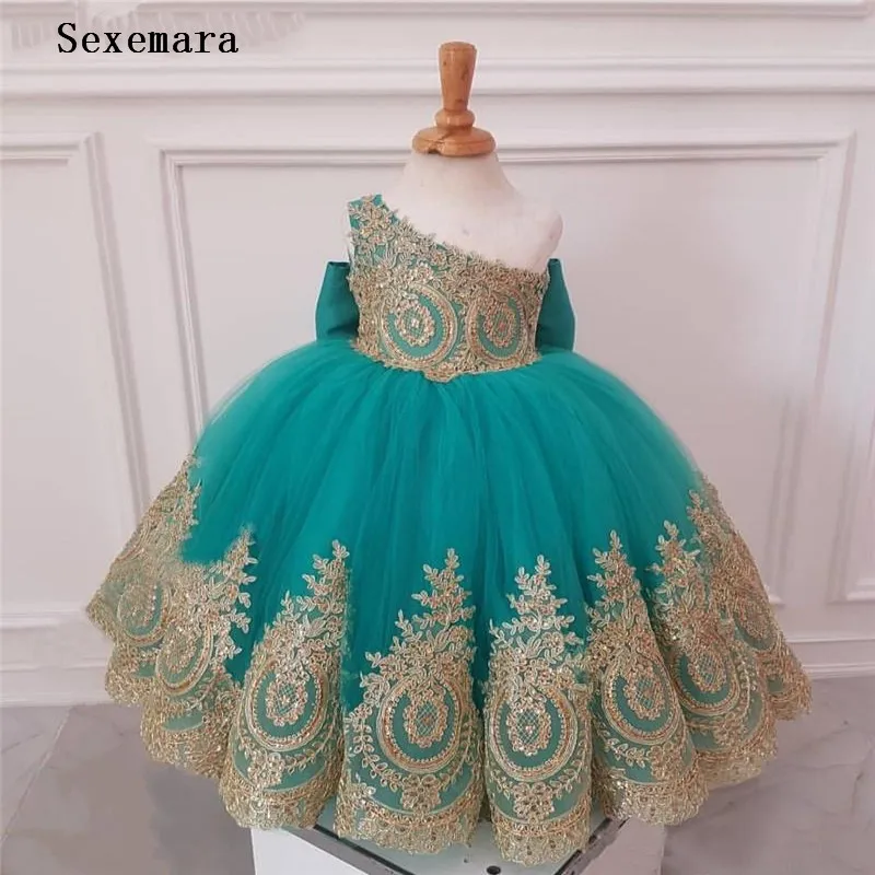 

Cute One Shoulder Baby Girl Dresses For Birthday Champagne Lace Kids Evening Gown First Birthday Dress with Bow