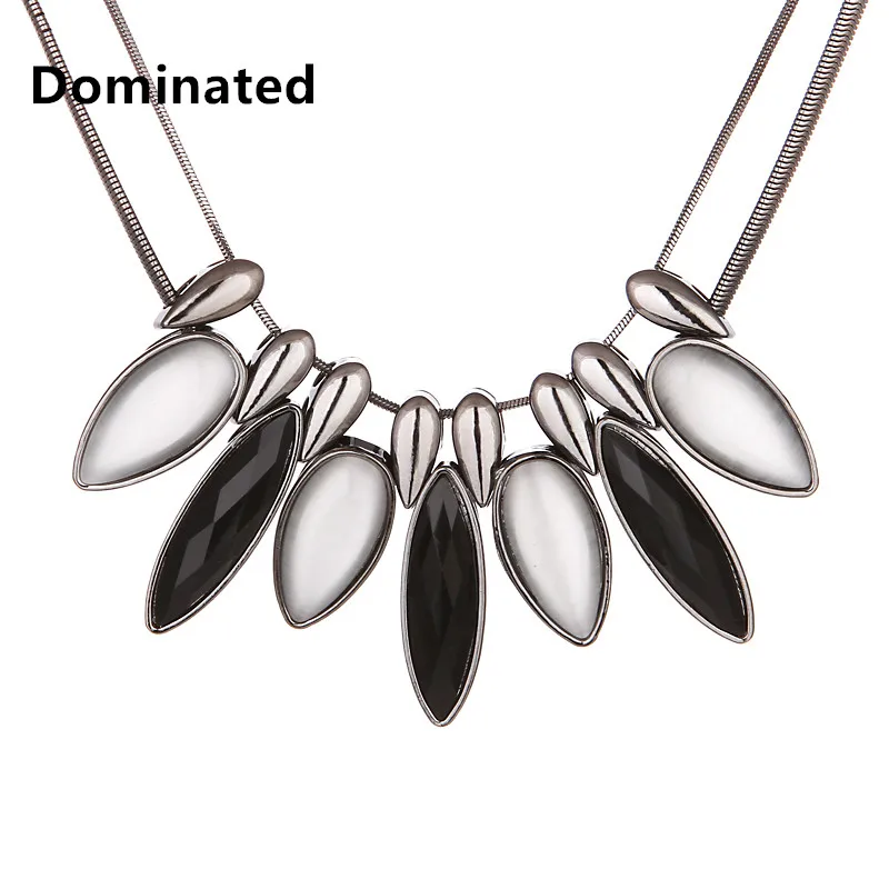 

Dominated Women Pendant Necklaces Elegant High-grade Crystal Opal Stone Lock Bone Tip Short Chain Necklace Pendant Neckla