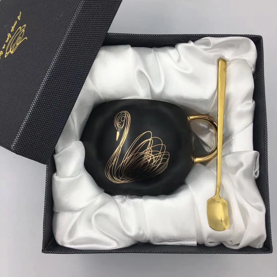 

Trace A Design In Gold Swan Will Belly Ceramics Cup Bring Spoon Originality Marc Cup Practical Gift Box Dress Gift Cup