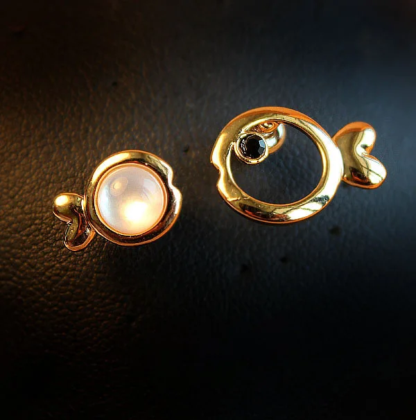 moonlight stone fish asymmetric earring Hypoallergenic fadeless alloy fashion jewelry stud earrings women gift