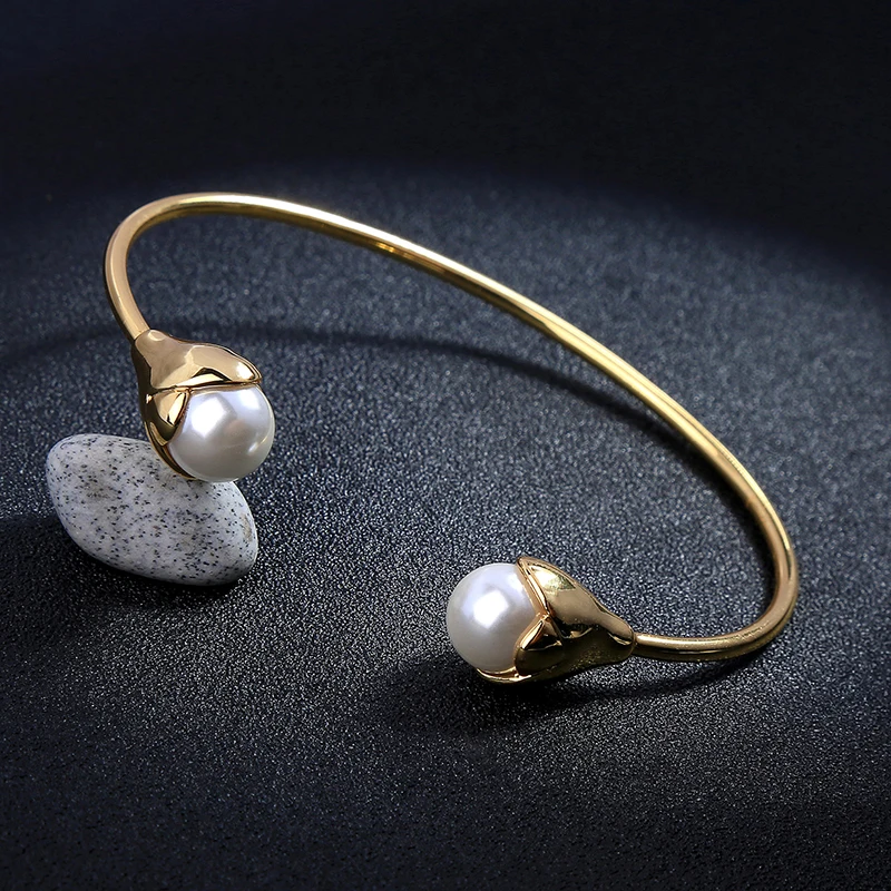 

Fashion Jelwelry Simple Style Fruit Simulated Pearl Open Bangles Trendy Wholesale Price Women Bangles
