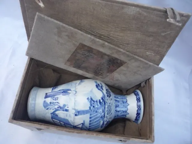 Коллекция династии Цин синяя и белая фарфоровая ваза(Пекинская Дворцовая Коллекционная коробка