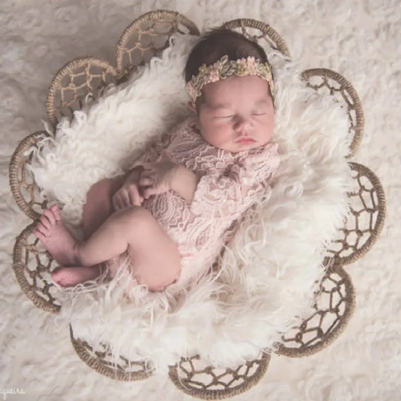 

Newborn Photography Props Baby Girls Lace Rompers Bowtie Baby Pictures Shooting Clothes Infant Outfits Funny Costumes 0-3M