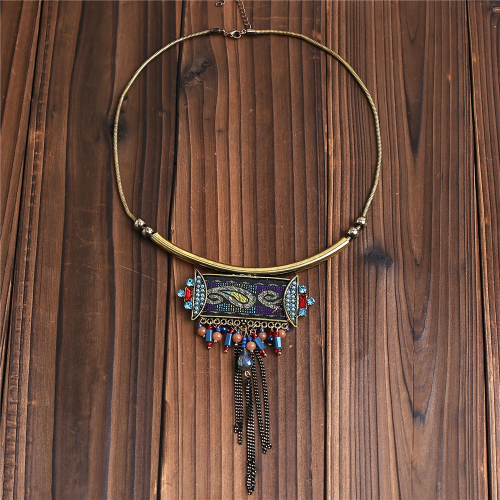 

2019 New Ethnic Jewelry Boho Necklace Antique Gold Chain with Colorful Ribbon Geometric Tassel Pendant Necklace Female