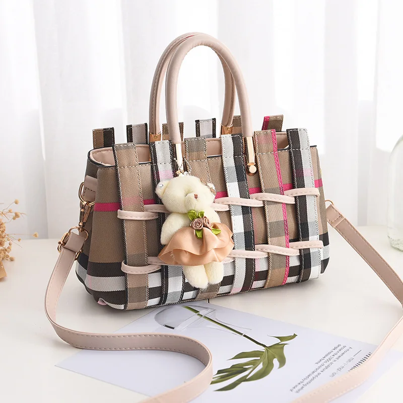 

Knitting Women's Pu leather handbags luxury bear pendant Shoulder bags 2019 New female Korean fashion crossbody bag bolsos mujer
