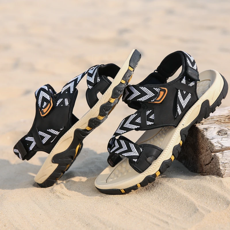 Новые трендовые пляжные тапочки мужские летние прогулочные сандалии Нескользящие мужские туфли на плоской подошве мужские брендовые