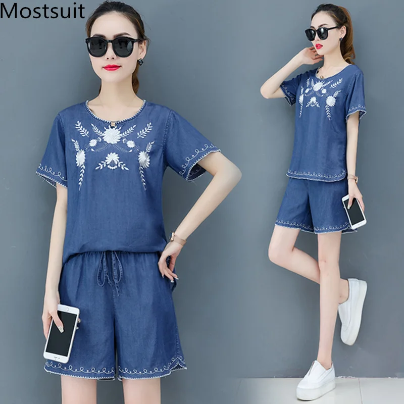 

Summer Blue Denim Two Piece Sets Women Plus Size Floral Embroidery Short Sleeve Tops And Shorts Sets Suits Casual Fashion Sets