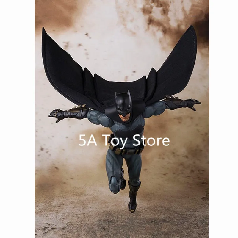 

SHFiguarts Avengers DC Justic League The Dark Knight Batman PVC Figure Collectible Model Toy 13cm Retial Box