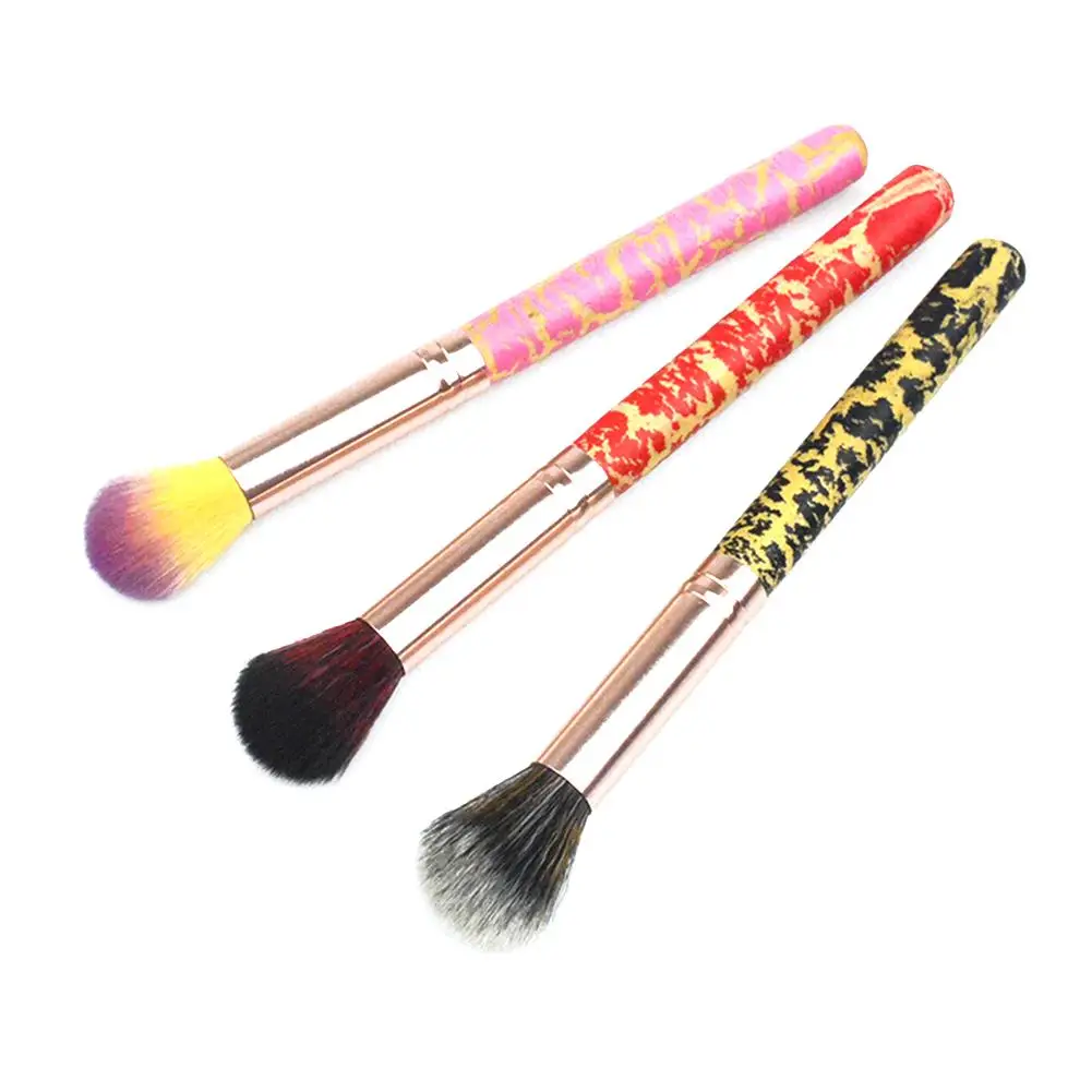 1pc Colorful Highlighter Brush Powder Blush Makeup Brush For Shading