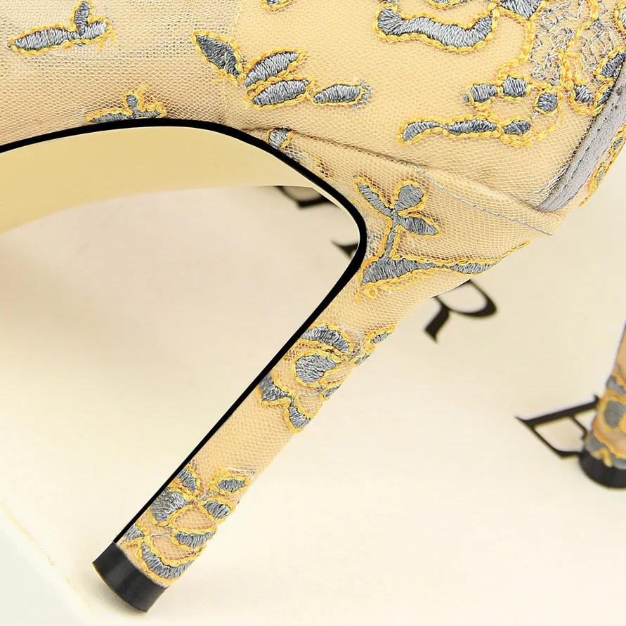Женские туфли на высоком каблуке 9,5 см; свадебные туфли-лодочки из кружевного сетчатого материала; женские летние туфли-лодочки синего цвета с вышивкой; Роскошные женские туфли на каблуке; Scarpins; размер 40