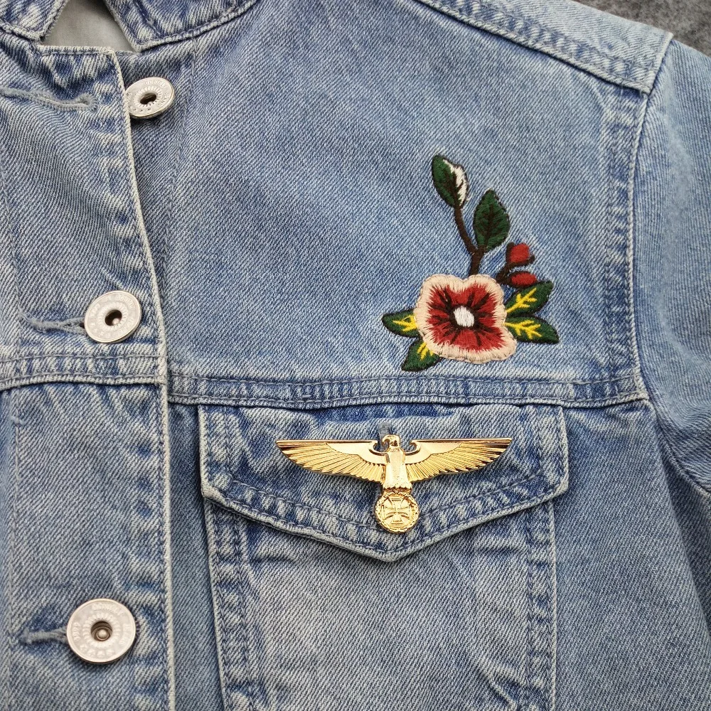 Medal Badge Germany World War II Golden German Eagle Military Brooches With Safety-Pin Army Souvenir